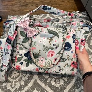 Jujube be classy in rosy posy